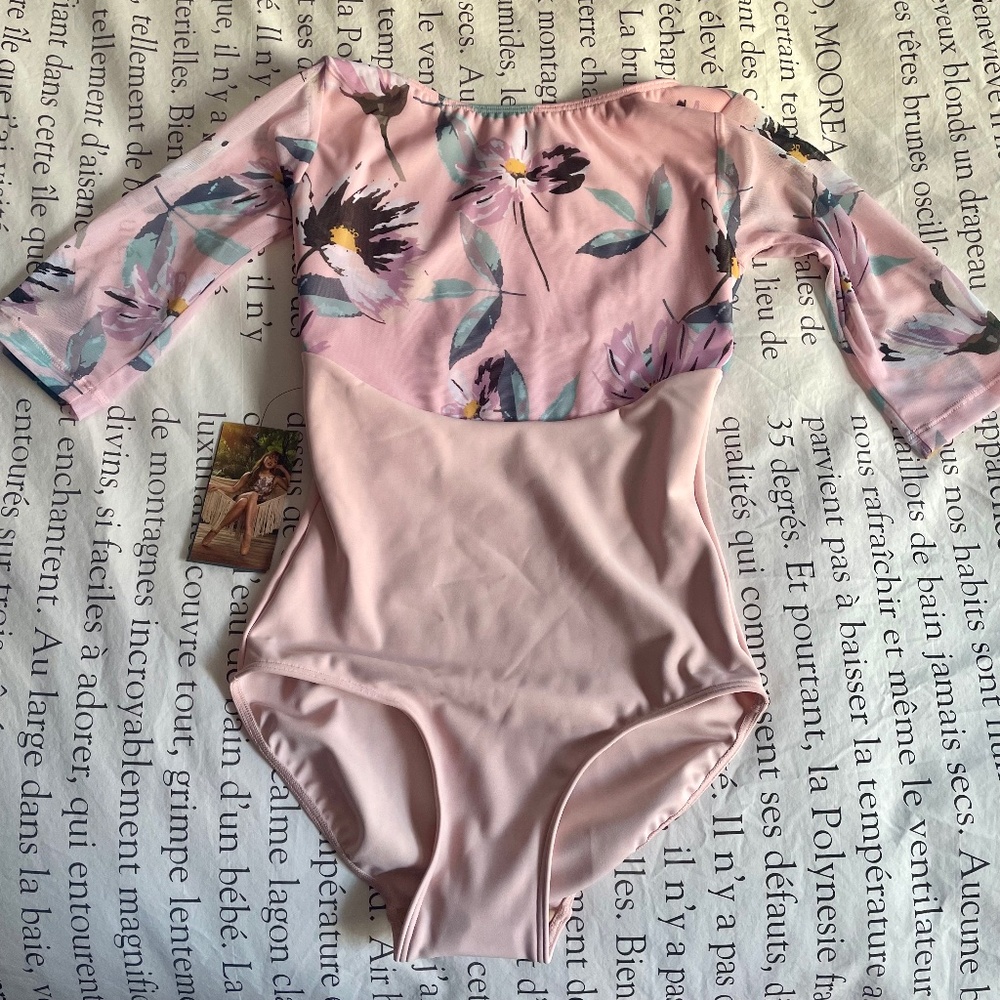 Eleve women’s leotard